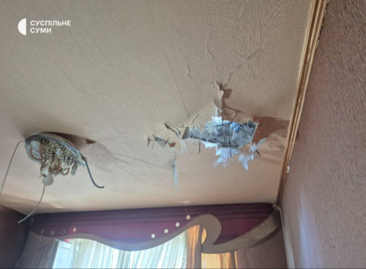 Ворожий снаряд влучив у квартиру на вулиці Ремісничій у Сумах фото