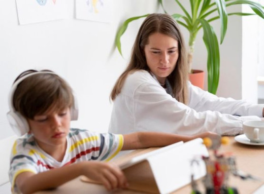 🧠 Гниття мозку чи спосіб захисту: що варто знати батькам про нові захоплення дітей в інтернеті фото