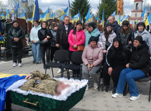 У Шостці попрощалися із 28-річним захисником Миколою Гончаровим фото