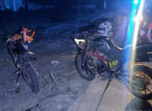 На Шосткинщині 16-річний мотоцикліст врізався в іншого п'яного мотоцикліста фото