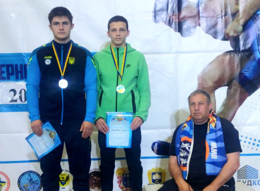 Конотопські борці вибороли два срібла на молодіжному чемпіонаті України фото Конотопські борці вибороли два срібла на молодіжному чемпіонаті України фото