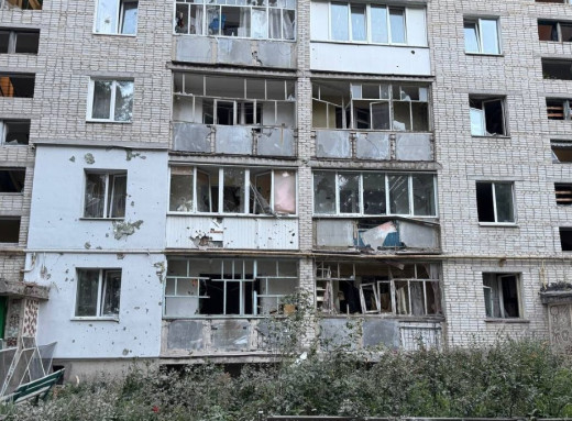 Шостка під ударом: російські ракети пошкодили 11 будинків, 2 навчальні заклади, поранено дитину фото Шостка під ударом: російські ракети пошкодили 11 будинків, 2 навчальні заклади, поранено дитину фото
