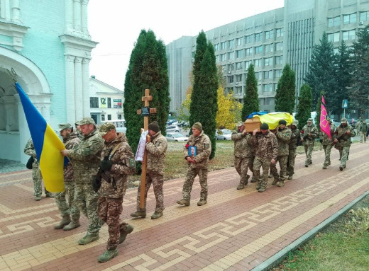 Сумська громада попрощалися із двома захисниками України фото