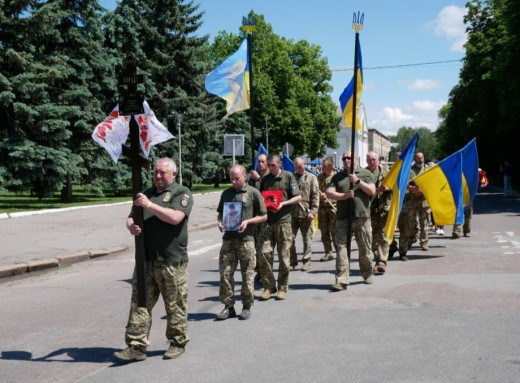 На Роменщині попрощалися із захисником Андрієм Петричем фото На Роменщині попрощалися із захисником Андрієм Петричем фото