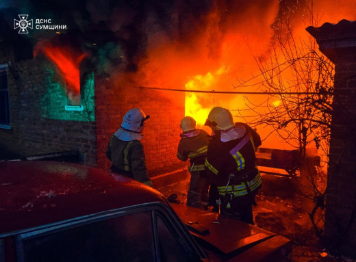 Пожежі в Лебедині, Охтирці та на Ямпільщині: четверо чоловіків опинилися в лікарнях фото