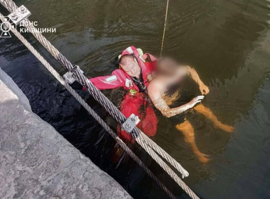 Стрибки у воду ледь не закінчилися трагедією: на Київщині врятували підлітка