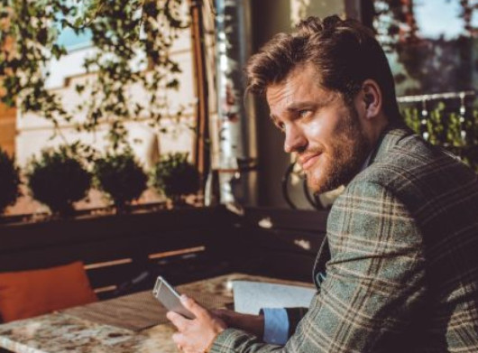 П’ять тривожних сигналів у поведінці партнера: поради психолога, як не стати жертвою нарциса