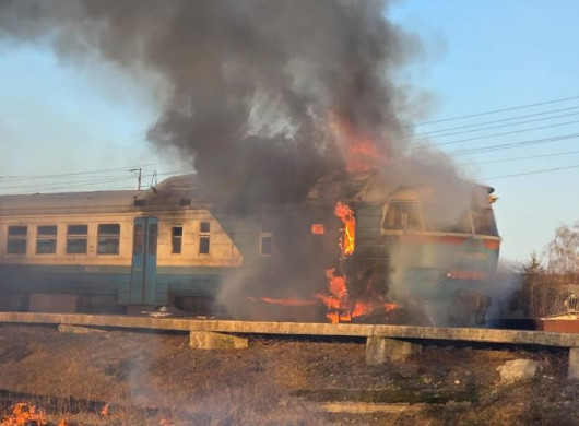 Російський «шахед» влучив у пасажирський потяг під Сумами