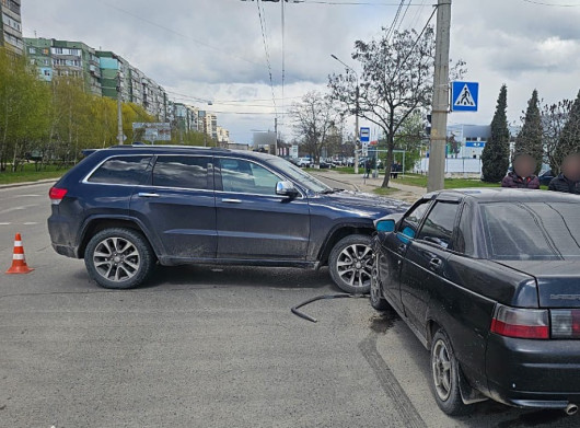 На вулиці Героїв Крут сталася аварія з потерпілим: водій Jeep не пропустив зустрічне авто