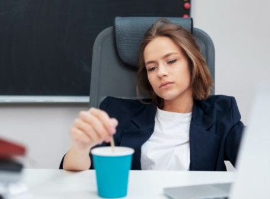 🧠 Як впоратися з виснаженням наприкінці року та повернути собі сили