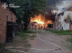 У Путивлі рятувальники ліквідували масштабну пожежу, що виникла через російські обстріли