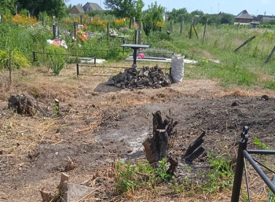 На кладовищі під Сумами спалювали відходи: екоінспекція вживає заходів