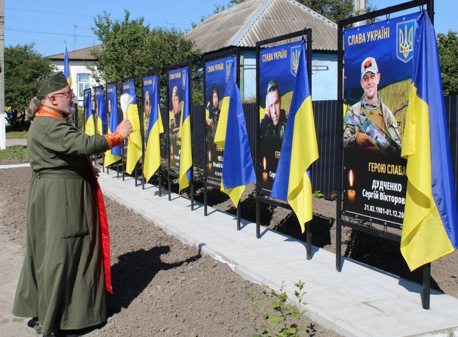 У Садівській громаді відкрили дві Алеї слави